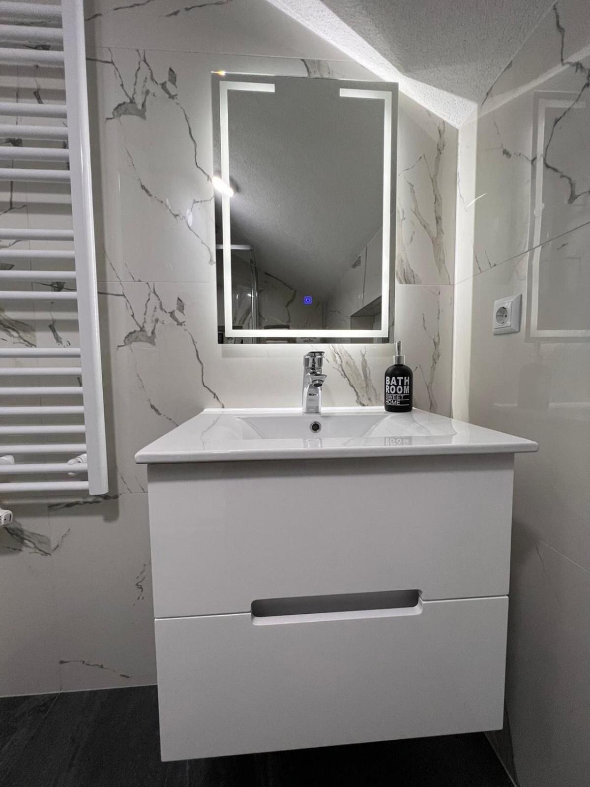 Apartmаn Avram Ll Apartment